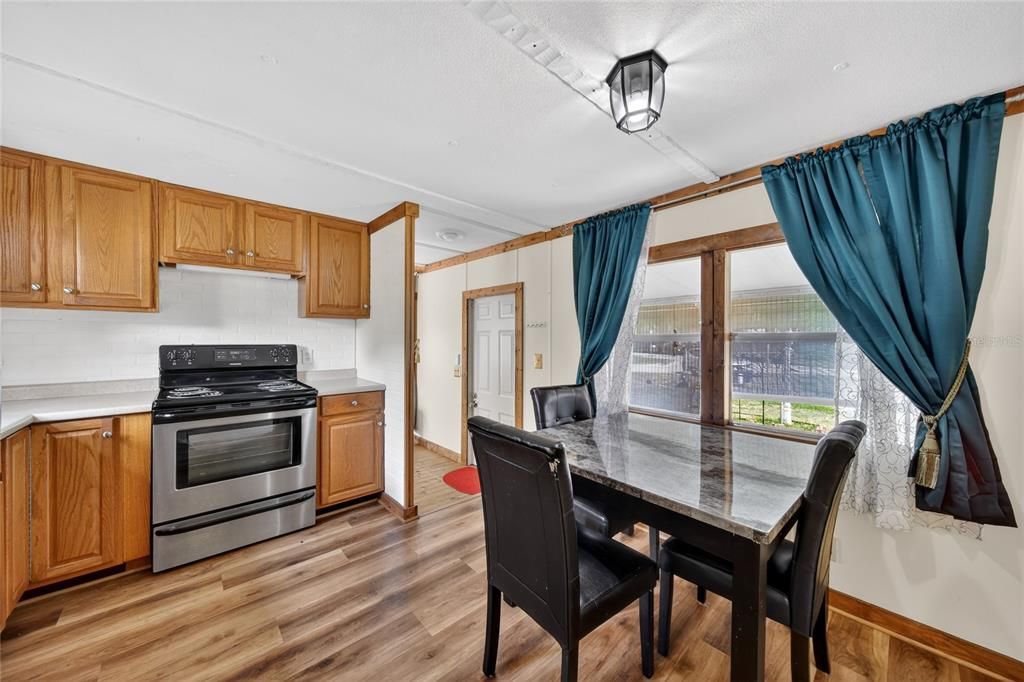 For Sale: $199,900 (3 beds, 1 baths, 672 Square Feet)