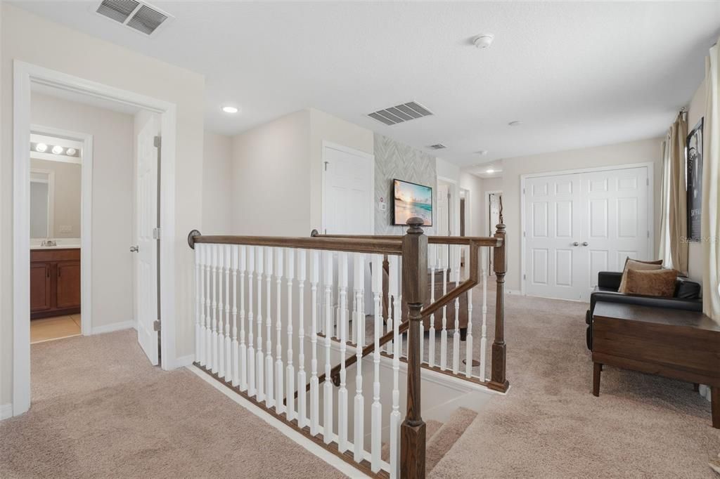 Active With Contract: $519,990 (5 beds, 4 baths, 2294 Square Feet)