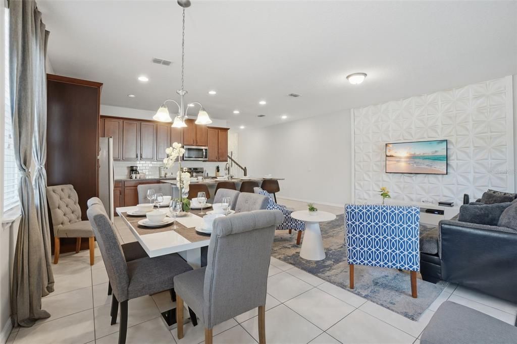 Active With Contract: $519,990 (5 beds, 4 baths, 2294 Square Feet)