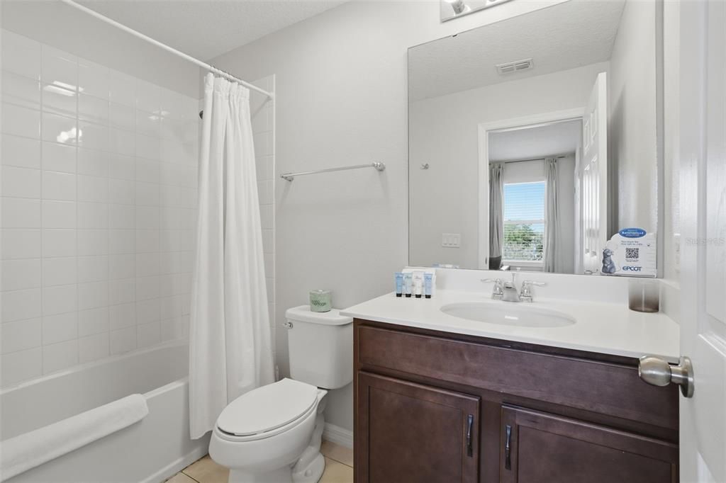 Active With Contract: $519,990 (5 beds, 4 baths, 2294 Square Feet)