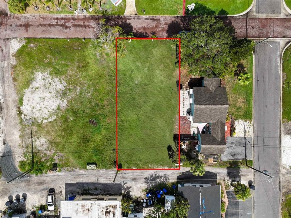 待售: $400,000 (0.11 acres)