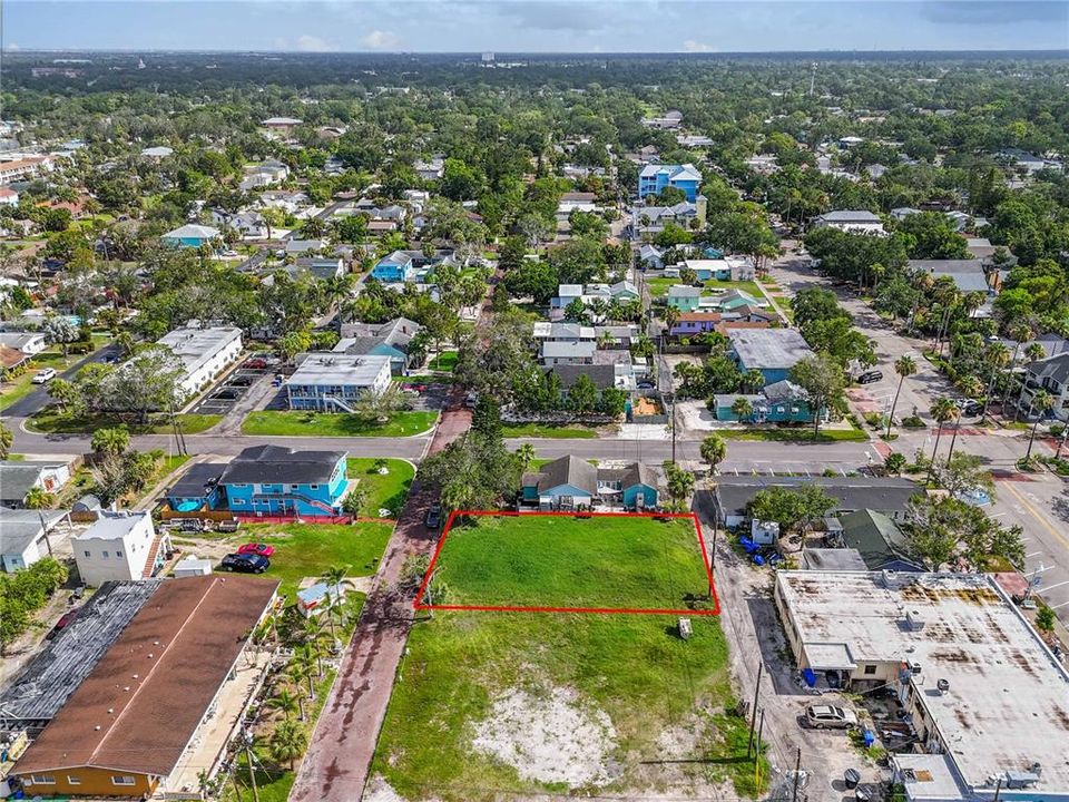 待售: $400,000 (0.11 acres)