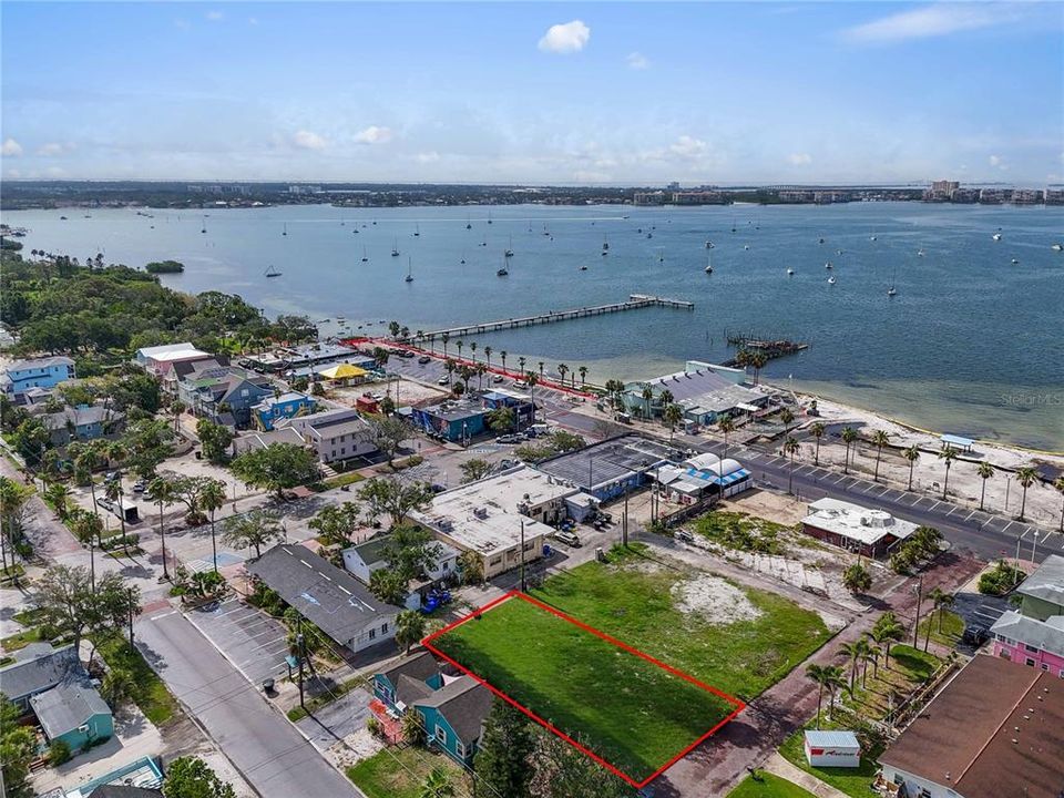 待售: $400,000 (0.11 acres)