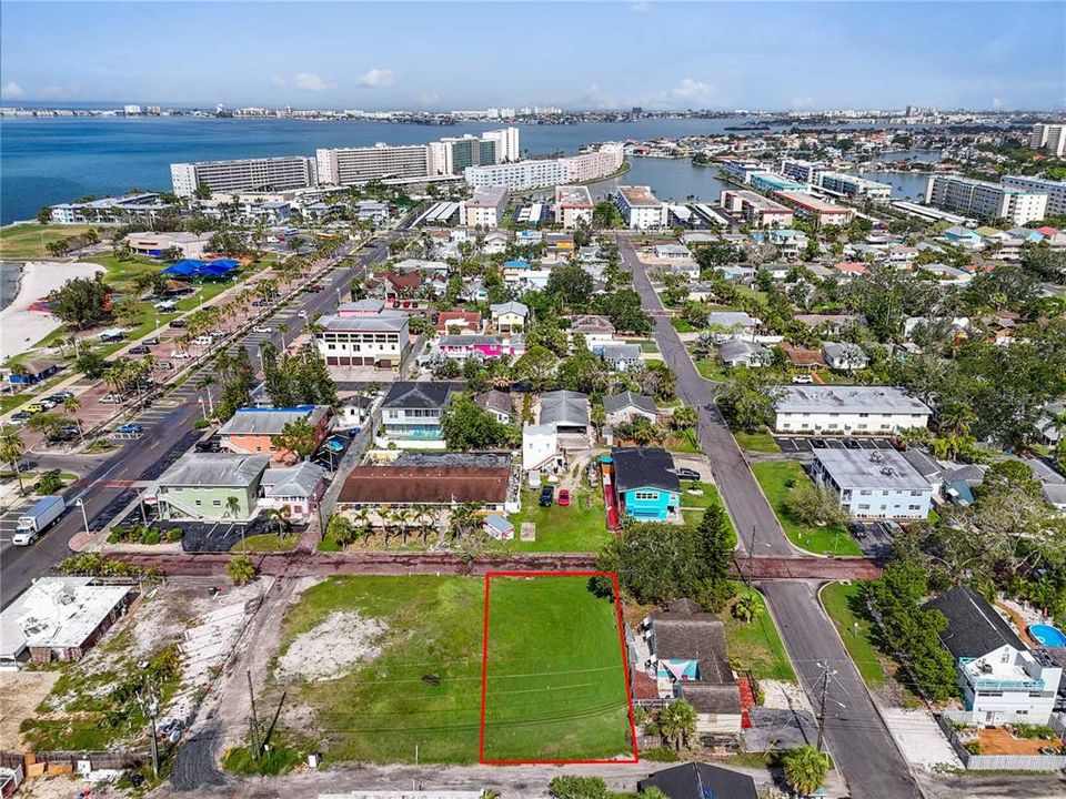 待售: $400,000 (0.11 acres)