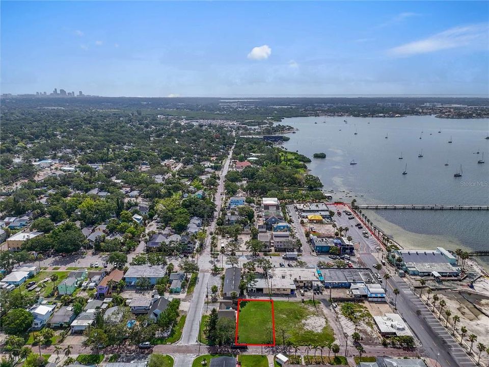 待售: $400,000 (0.11 acres)