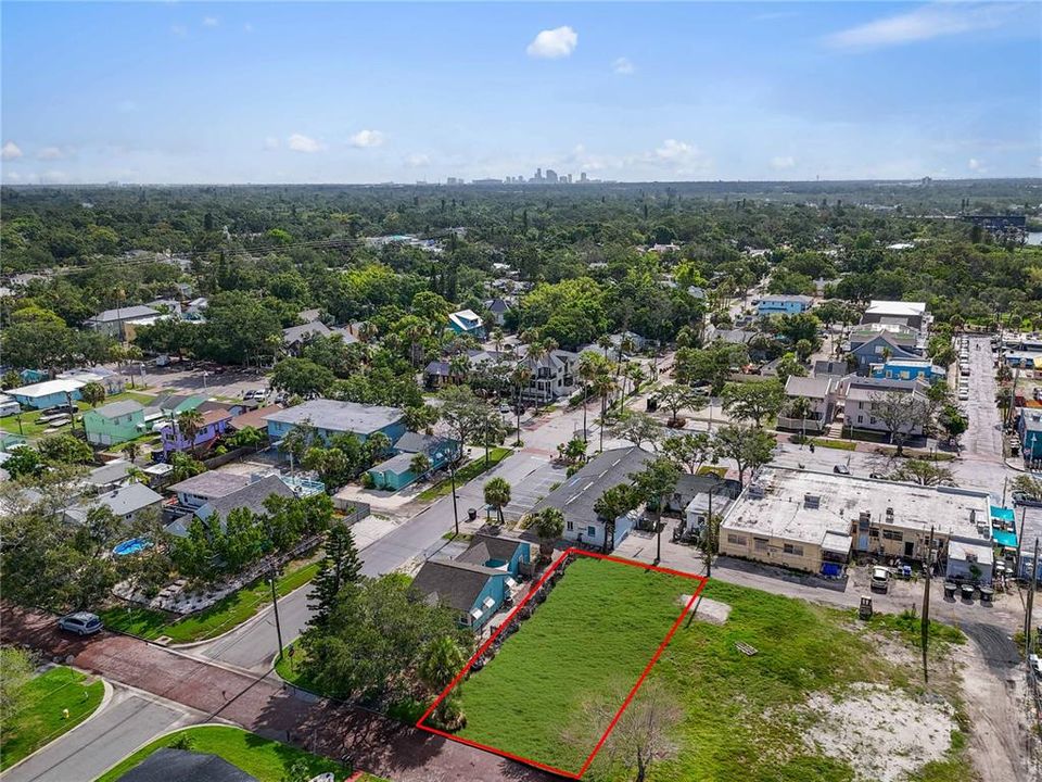 待售: $400,000 (0.11 acres)