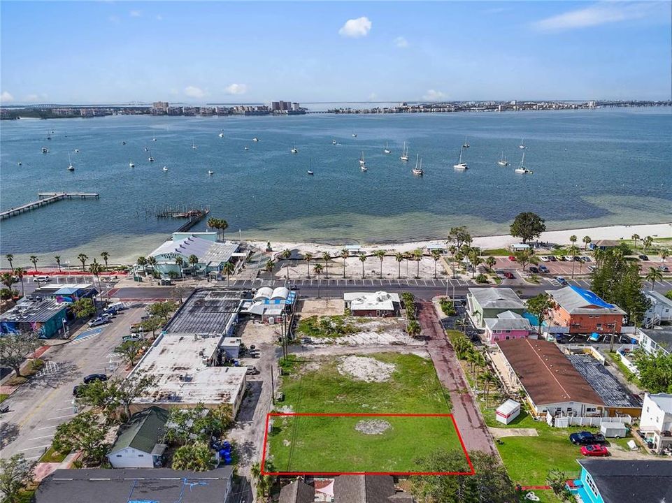 待售: $400,000 (0.11 acres)