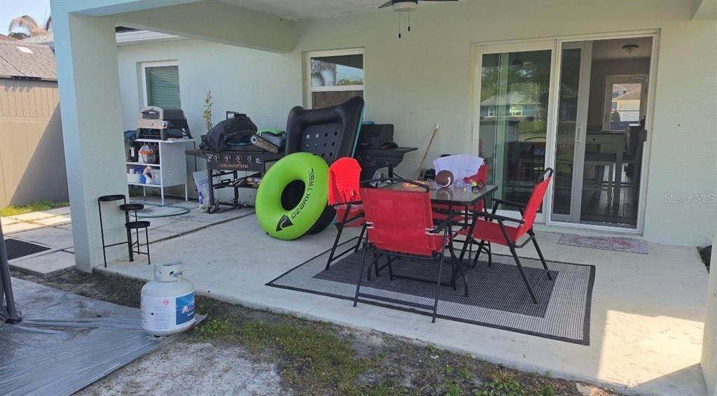 For Sale: $340,000 (3 beds, 2 baths, 1386 Square Feet)