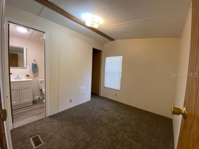 Active With Contract: $97,500 (2 beds, 2 baths, 784 Square Feet)