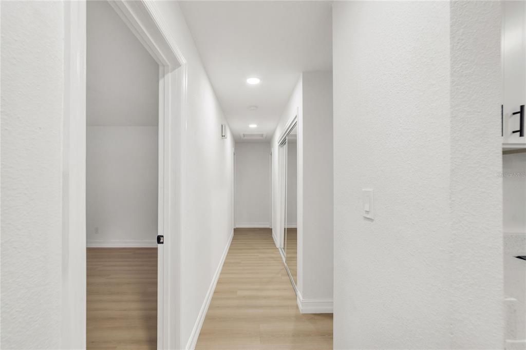 Activo con contrato: $435,000 (4 camas, 3 baños, 1948 Pies cuadrados)