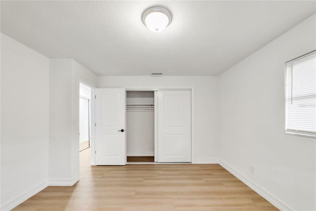 Activo con contrato: $435,000 (4 camas, 3 baños, 1948 Pies cuadrados)