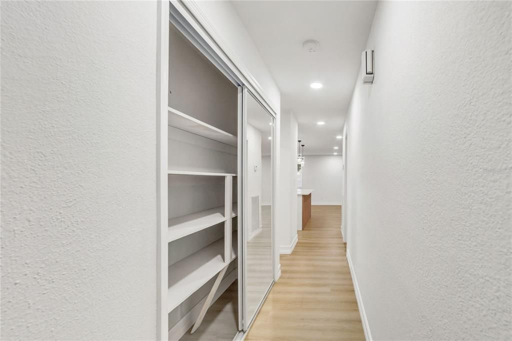 Activo con contrato: $435,000 (4 camas, 3 baños, 1948 Pies cuadrados)