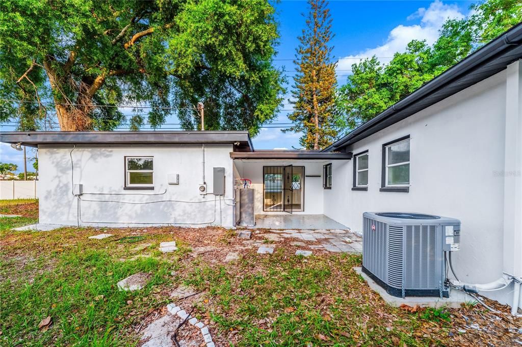 Activo con contrato: $435,000 (4 camas, 3 baños, 1948 Pies cuadrados)