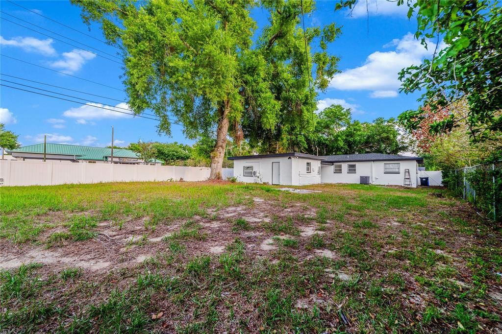 Activo con contrato: $435,000 (4 camas, 3 baños, 1948 Pies cuadrados)