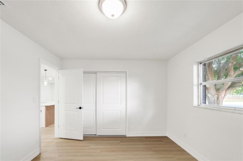 Activo con contrato: $435,000 (4 camas, 3 baños, 1948 Pies cuadrados)