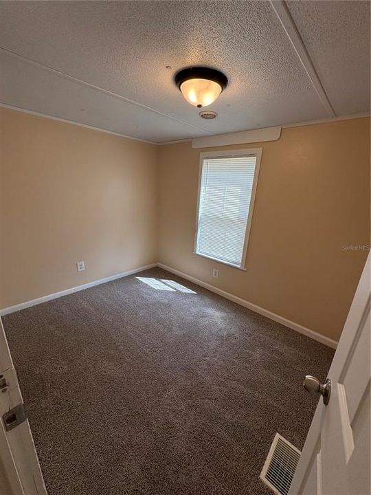 For Sale: $199,900 (2 beds, 2 baths, 840 Square Feet)