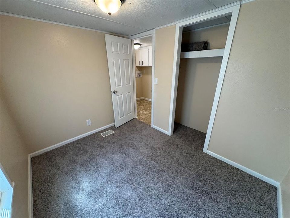 For Sale: $199,900 (2 beds, 2 baths, 840 Square Feet)