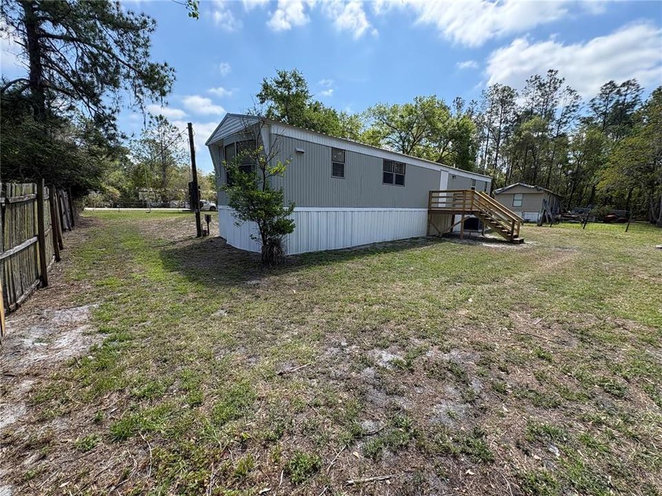 For Sale: $199,900 (2 beds, 2 baths, 840 Square Feet)