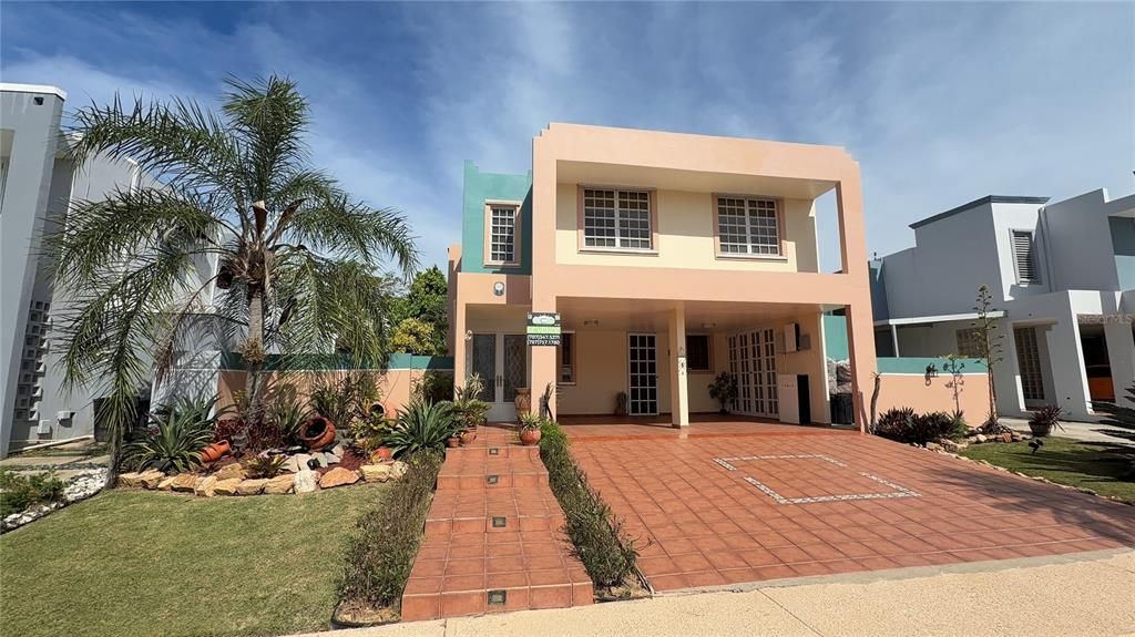 En Venta: $413,000 (4 camas, 2 baños, 6000 Pies cuadrados)