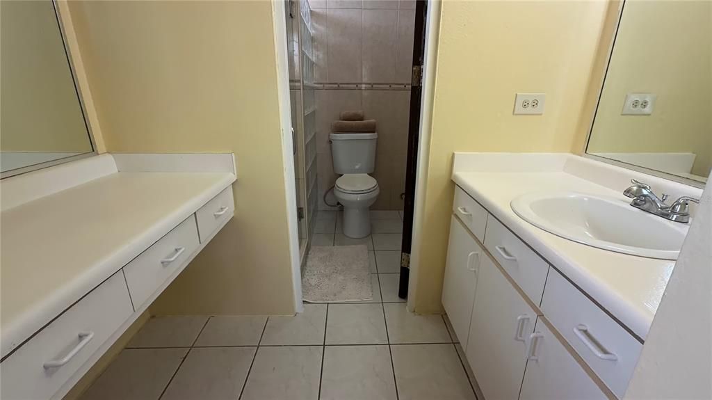 En Venta: $413,000 (4 camas, 2 baños, 6000 Pies cuadrados)