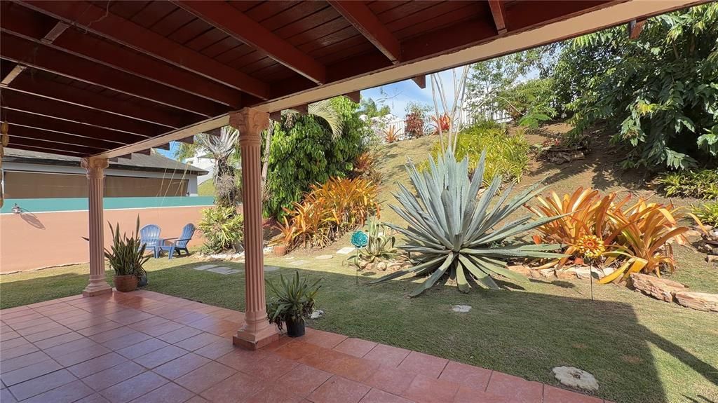 En Venta: $413,000 (4 camas, 2 baños, 6000 Pies cuadrados)