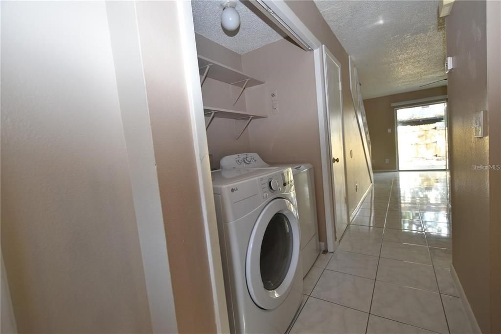 Activo con contrato: $1,695 (2 camas, 2 baños, 1261 Pies cuadrados)