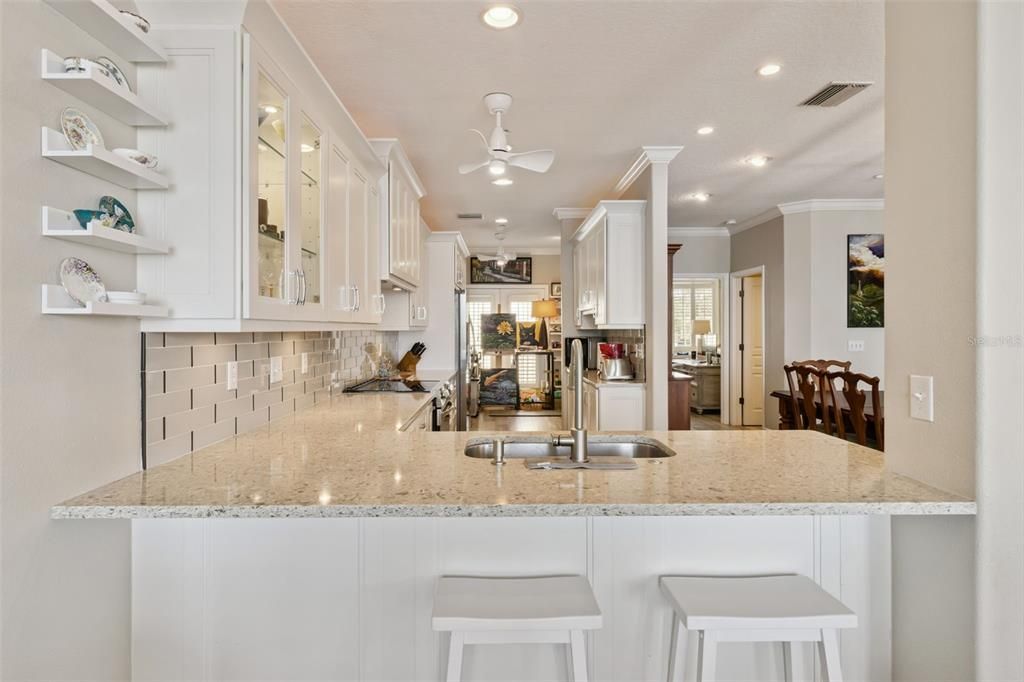En Venta: $774,900 (3 camas, 2 baños, 2309 Pies cuadrados)