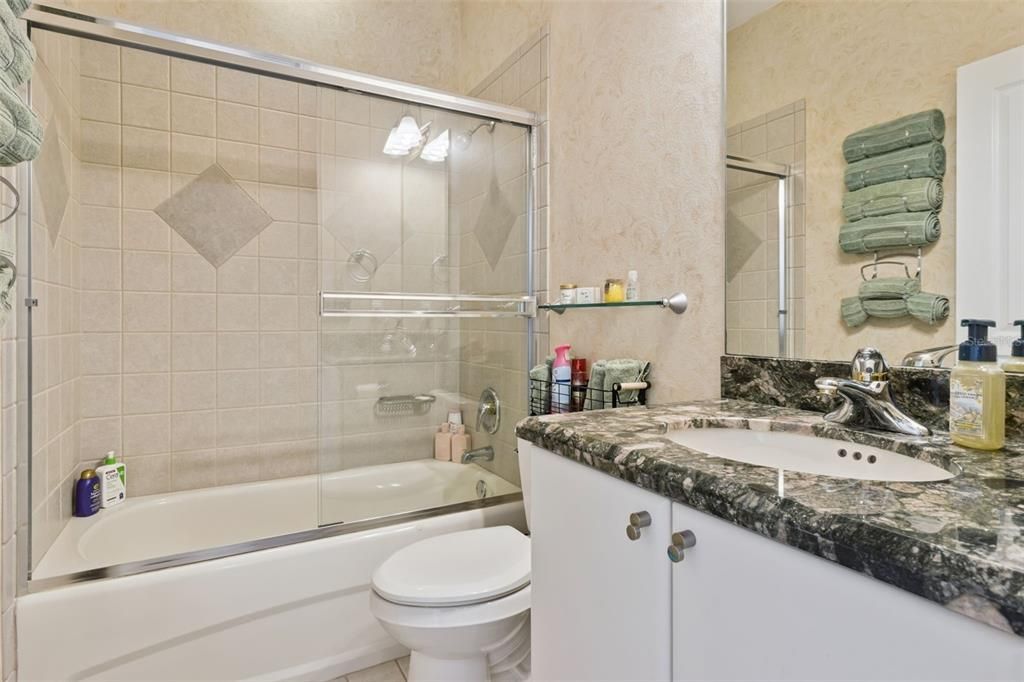 En Venta: $774,900 (3 camas, 2 baños, 2309 Pies cuadrados)