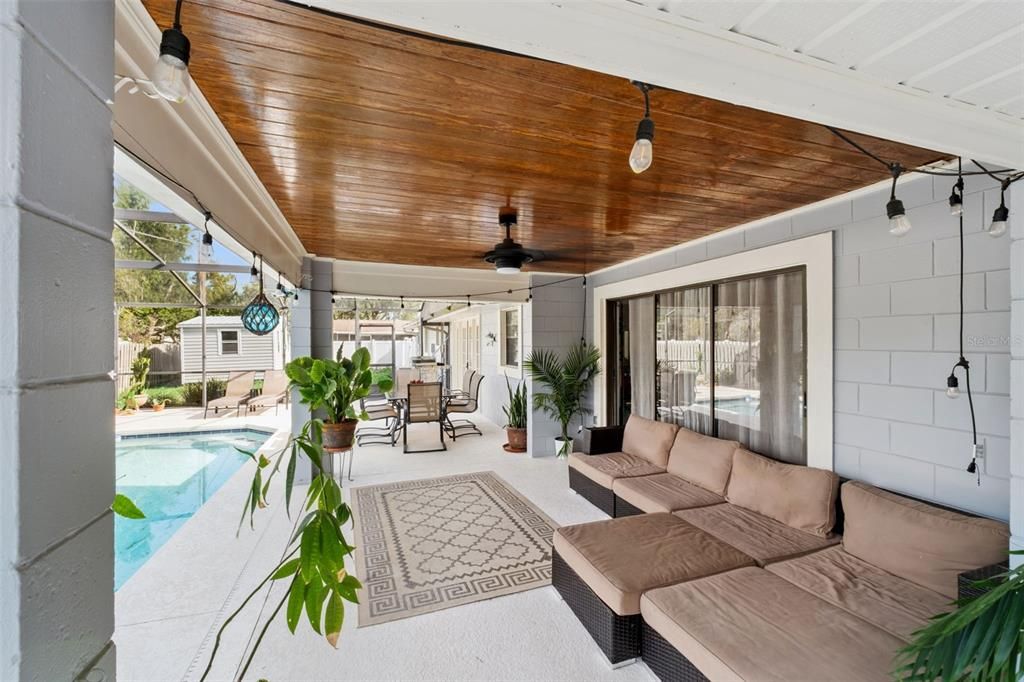 En Venta: $474,900 (3 camas, 3 baños, 2207 Pies cuadrados)
