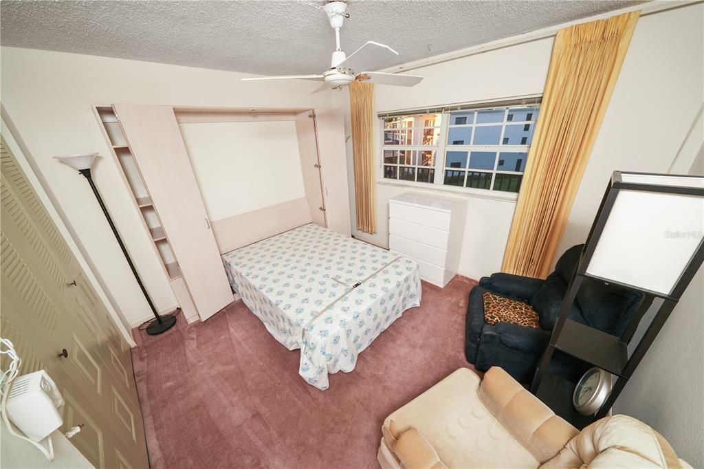 For Sale: $115,000 (2 beds, 1 baths, 993 Square Feet)