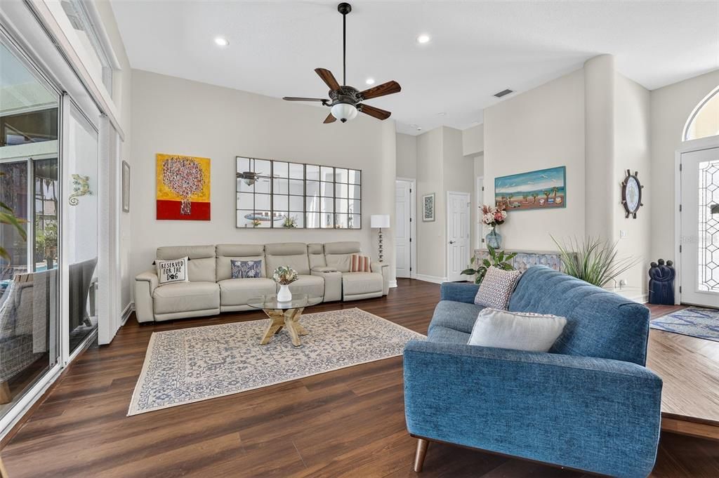 For Sale: $1,595,000 (4 beds, 3 baths, 3549 Square Feet)