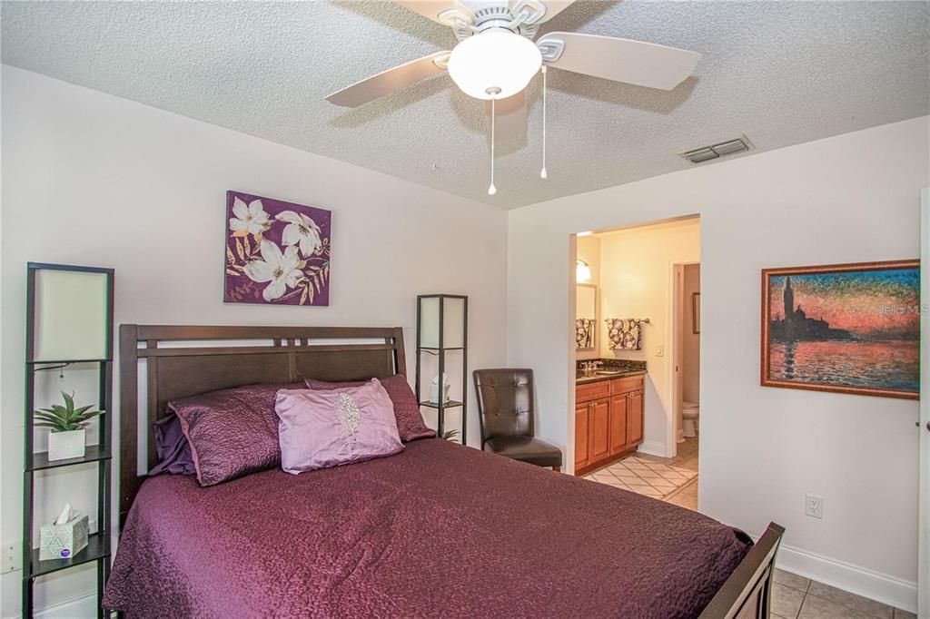 В аренду: $2,300 (2 спален, 2 ванн, 939 Квадратных фут)