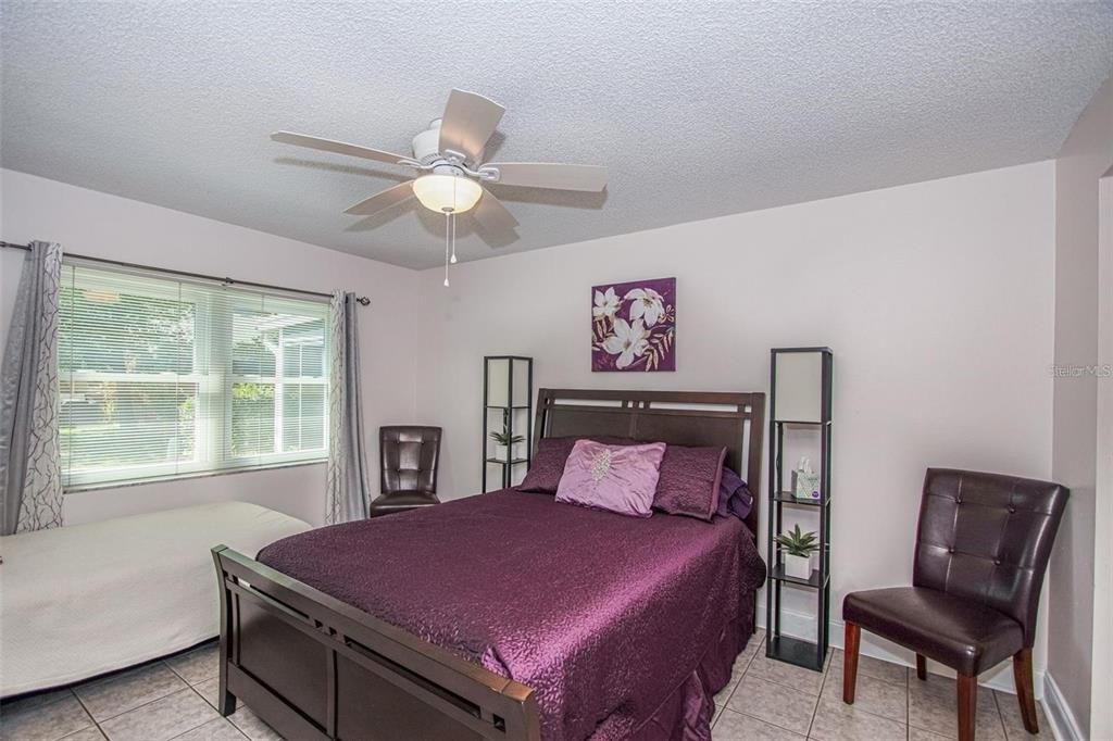 В аренду: $2,300 (2 спален, 2 ванн, 939 Квадратных фут)