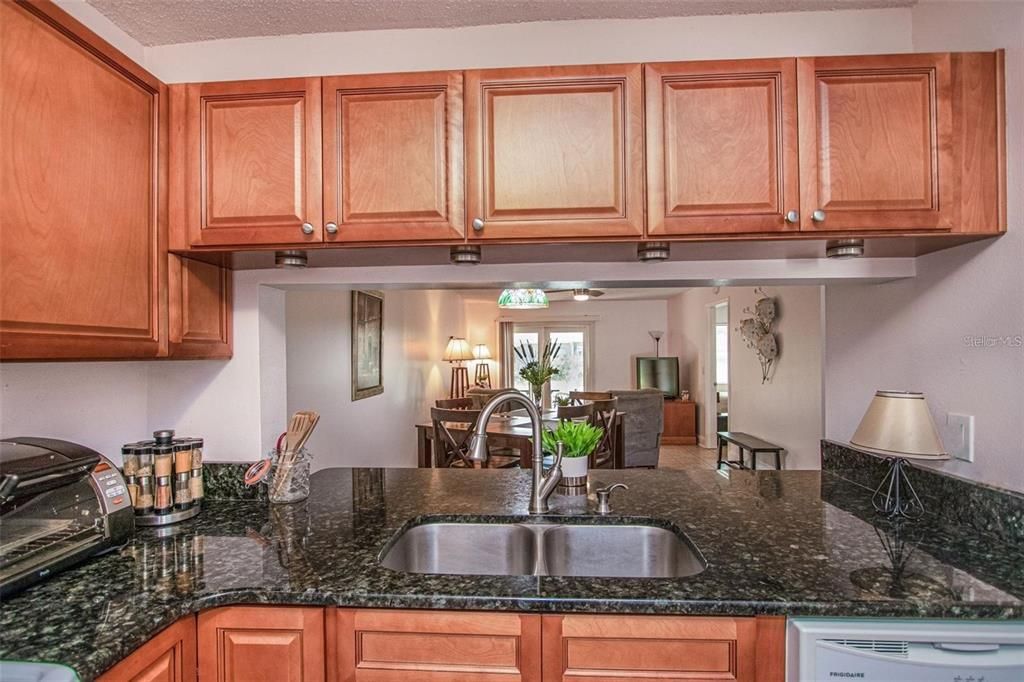 В аренду: $2,300 (2 спален, 2 ванн, 939 Квадратных фут)