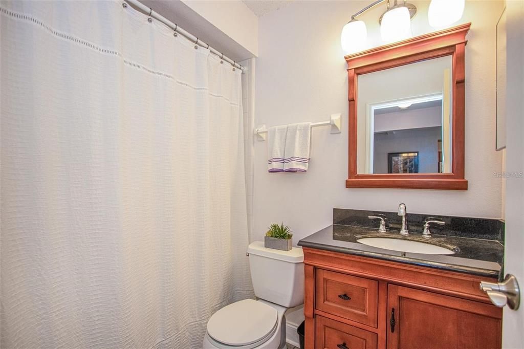 В аренду: $2,300 (2 спален, 2 ванн, 939 Квадратных фут)