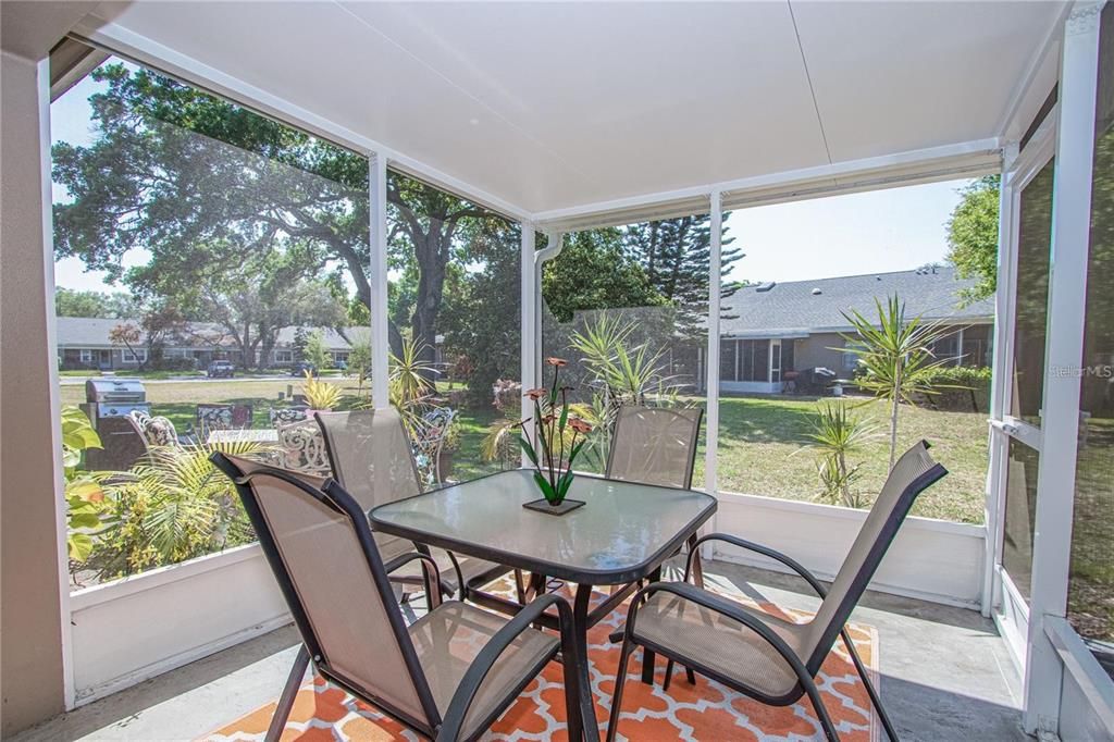 В аренду: $2,300 (2 спален, 2 ванн, 939 Квадратных фут)