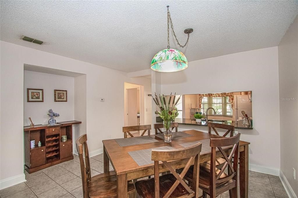 В аренду: $2,300 (2 спален, 2 ванн, 939 Квадратных фут)