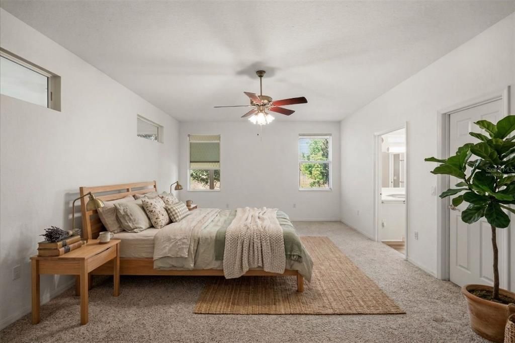En Venta: $425,000 (3 camas, 3 baños, 2644 Pies cuadrados)