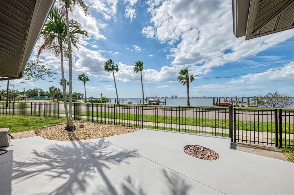 For Sale: $1,300,000 (3 beds, 2 baths, 1656 Square Feet)
