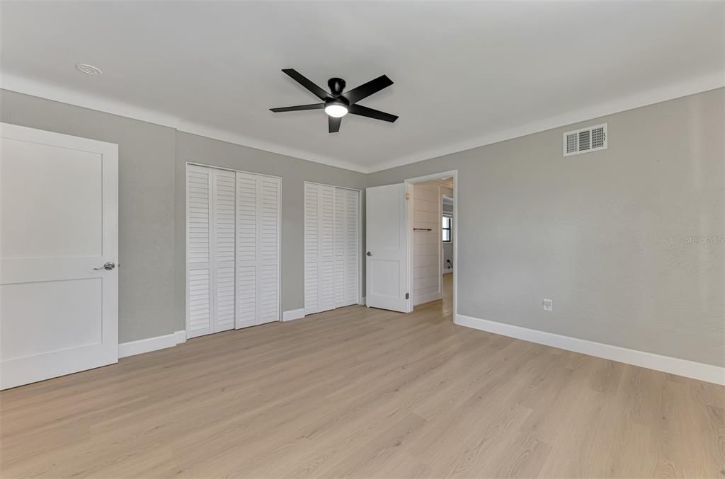 For Sale: $1,300,000 (3 beds, 2 baths, 1656 Square Feet)