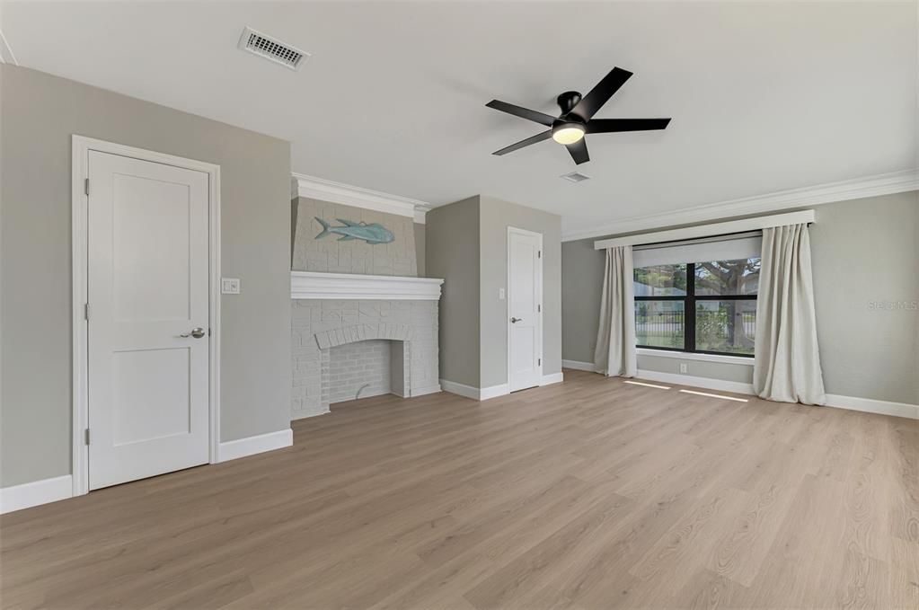 For Sale: $1,300,000 (3 beds, 2 baths, 1656 Square Feet)