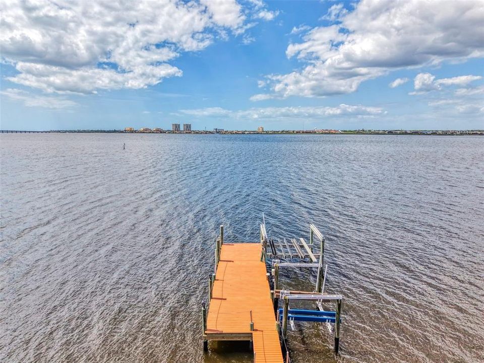 For Sale: $1,300,000 (3 beds, 2 baths, 1656 Square Feet)