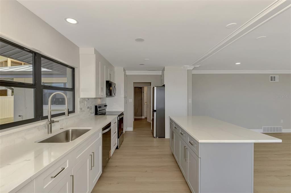 For Sale: $1,300,000 (3 beds, 2 baths, 1656 Square Feet)
