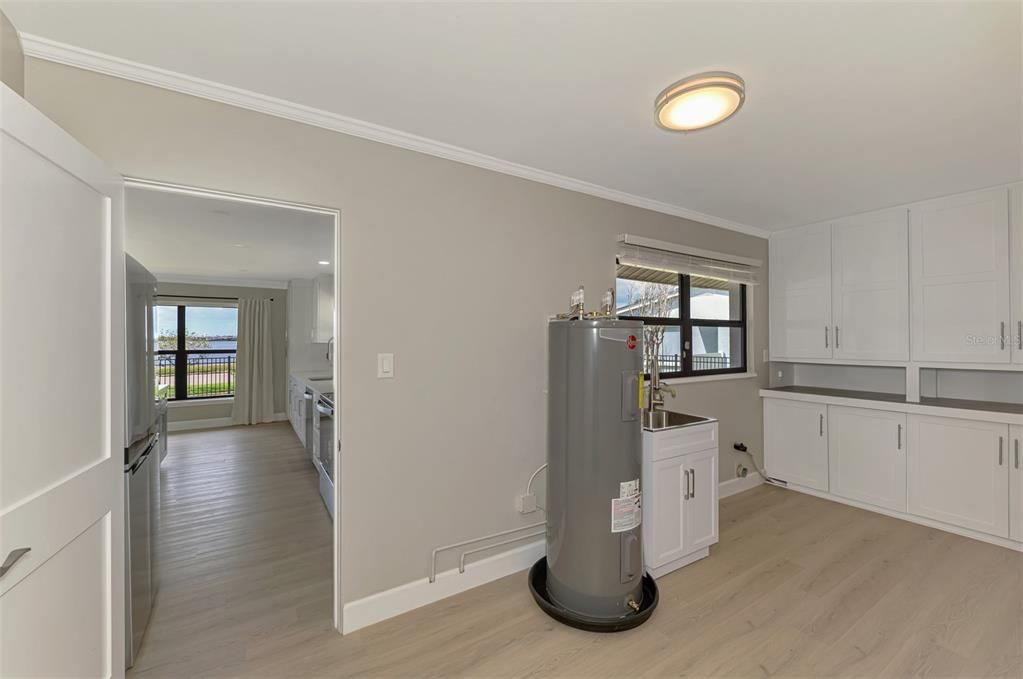 For Sale: $1,300,000 (3 beds, 2 baths, 1656 Square Feet)