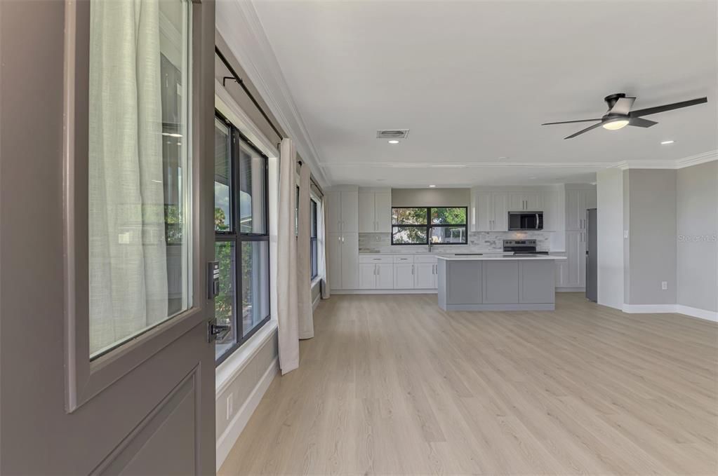 For Sale: $1,300,000 (3 beds, 2 baths, 1656 Square Feet)
