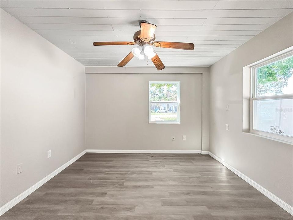 Active With Contract: $263,900 (4 beds, 2 baths, 1296 Square Feet)
