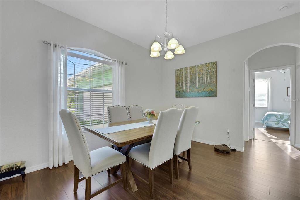 En Venta: $365,000 (4 camas, 3 baños, 1882 Pies cuadrados)
