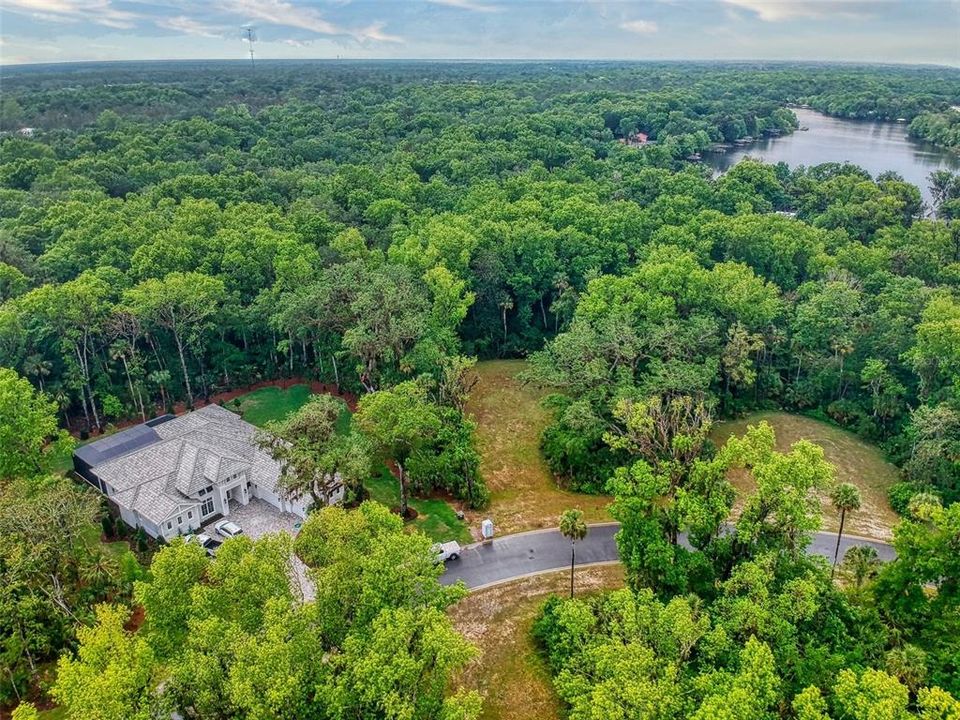 Activo con contrato: $285,000 (1.00 acres)