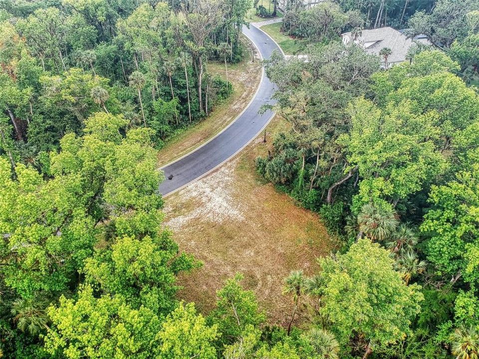 Activo con contrato: $285,000 (1.00 acres)