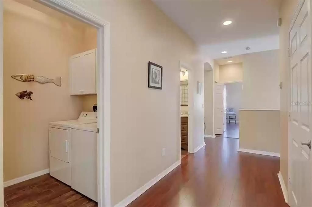 В аренду: $1,800 (3 спален, 2 ванн, 1586 Квадратных фут)